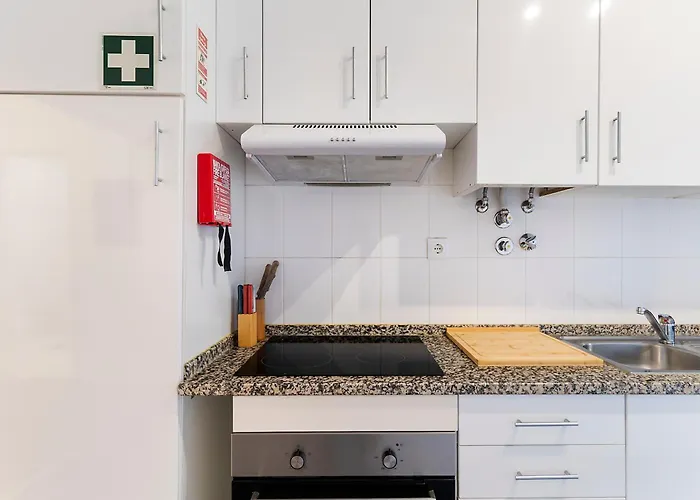 Charming And - 350m From The Apartman Cascais