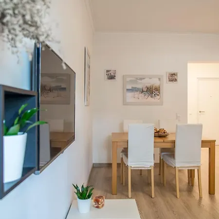 Апартаменты Charming And - 350m From The Кашкайш