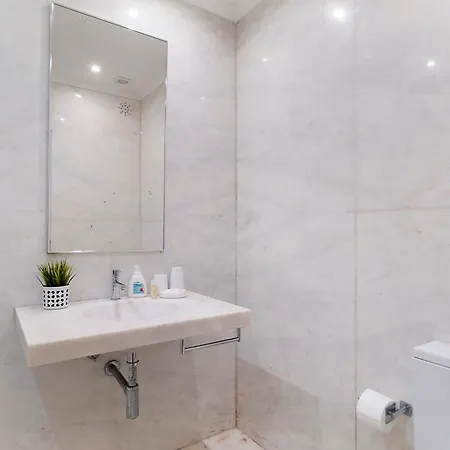 Charming And - 350m From The Apartamento *
